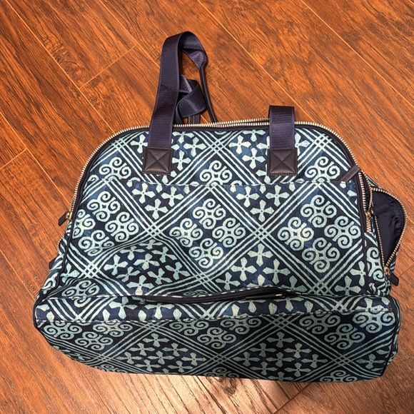 Vera Bradley carry on - Picture 4 of 7